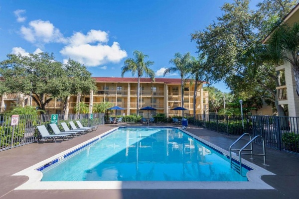 La Quinta East Deerfield Beach - Boca Raton image 19